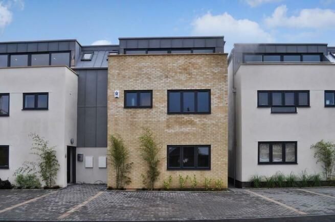 Property photo 1 of 5 Front Aspect