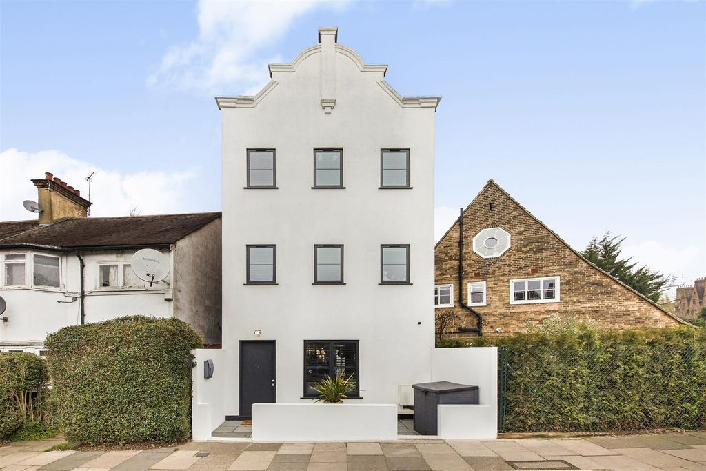 Property photo 2 of 9