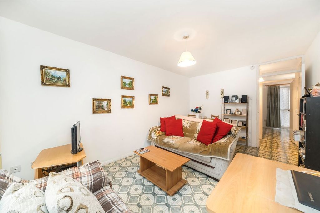 Property photo 2 of 4