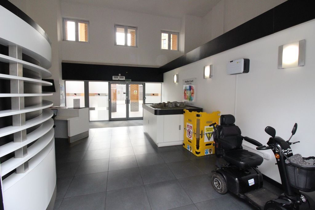 Property photo 2 of 14