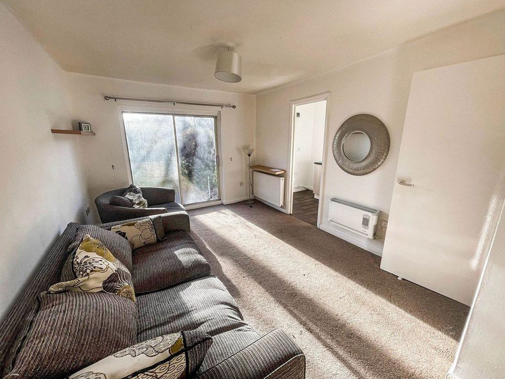 Property photo 2 of 6