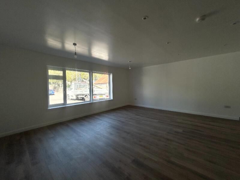 Property photo 3 of 18 Living Room