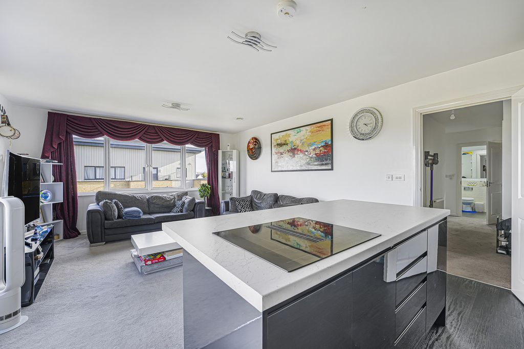 Property photo 3 of 19