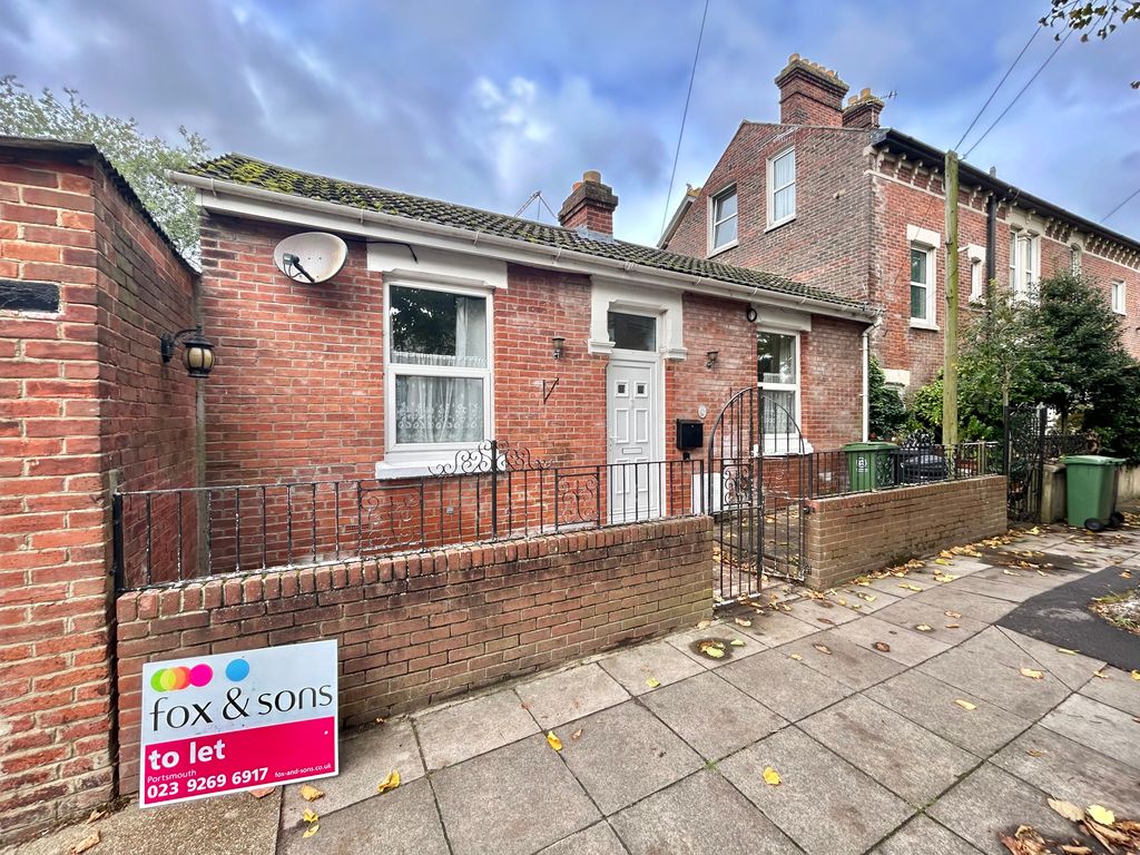 Property photo 1 of 7 Bedroom