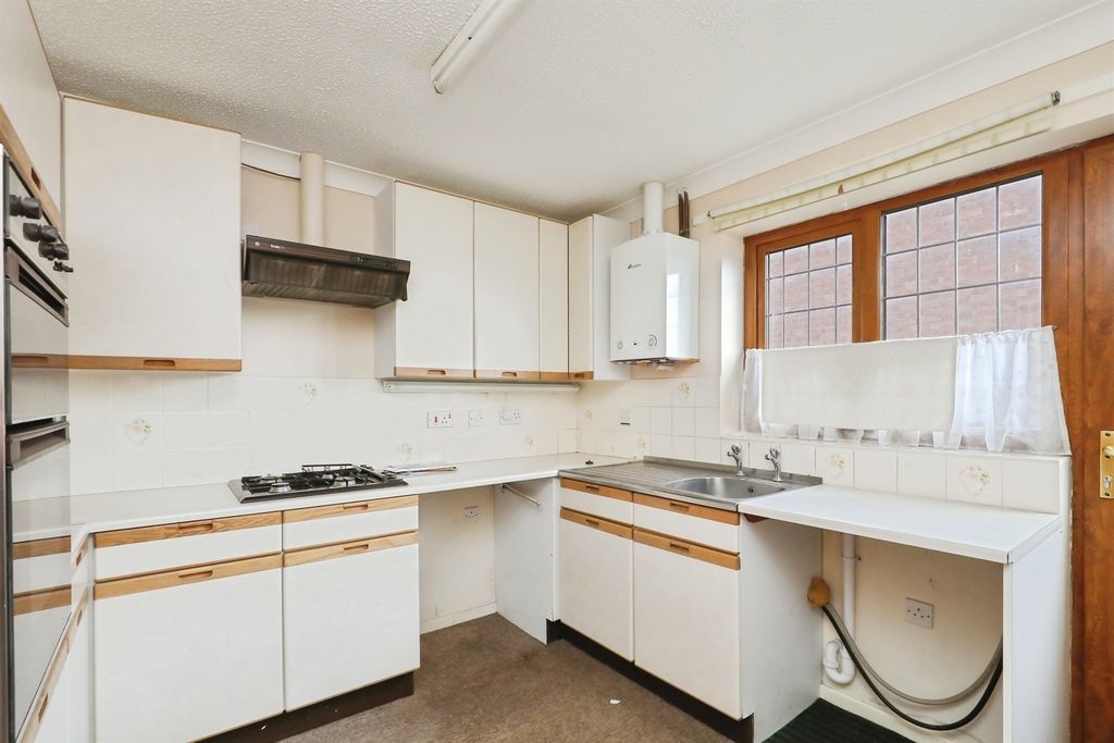 Property photo 3 of 16