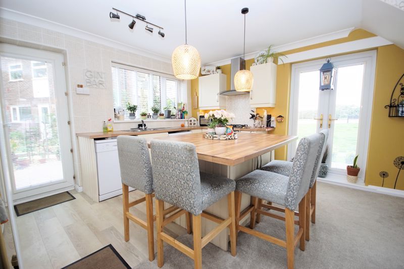 Property photo 1 of 12 Kitchen