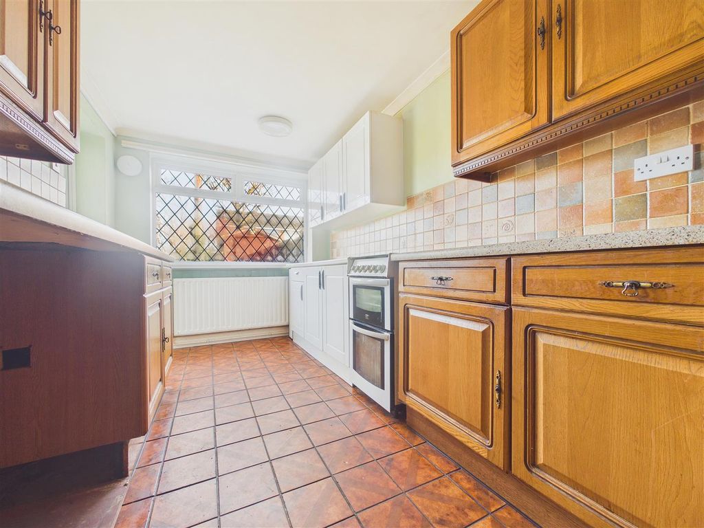 Property photo 3 of 11 Cam01407G0-Pr0103-Still008.Jpg