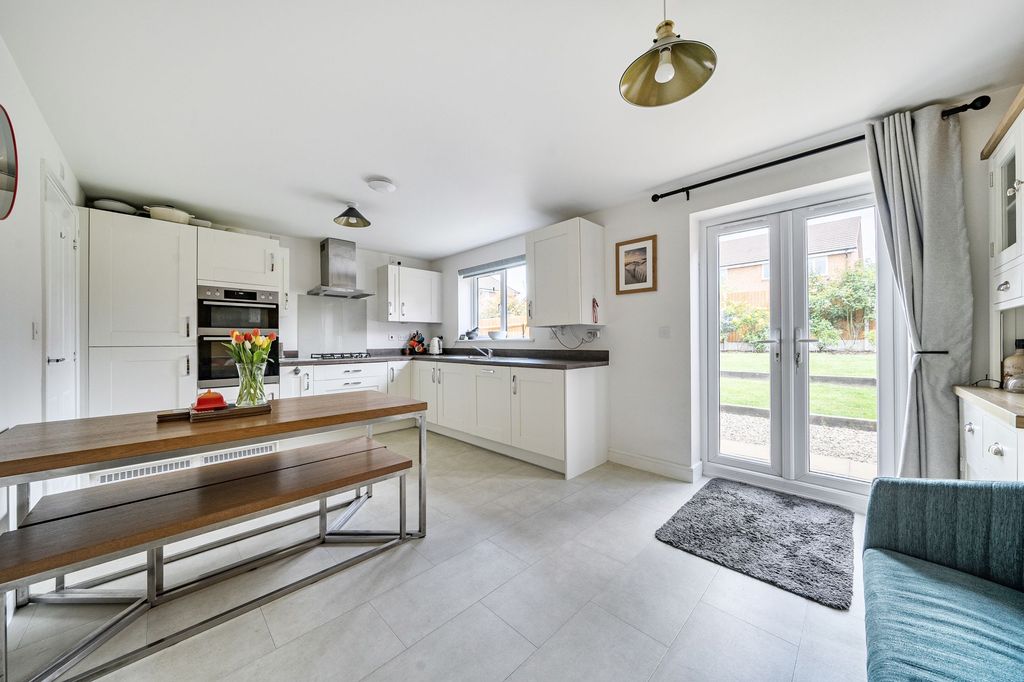 Additional image 4 of 3 bed detached house for saleSkylark Drive, Pershore WR10