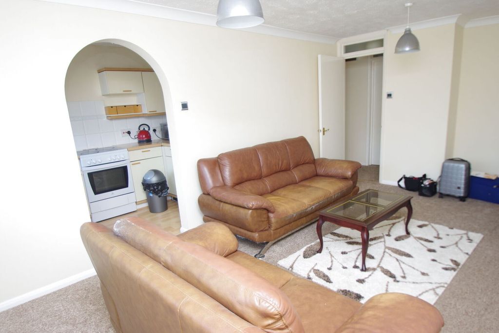 Property photo 3 of 6