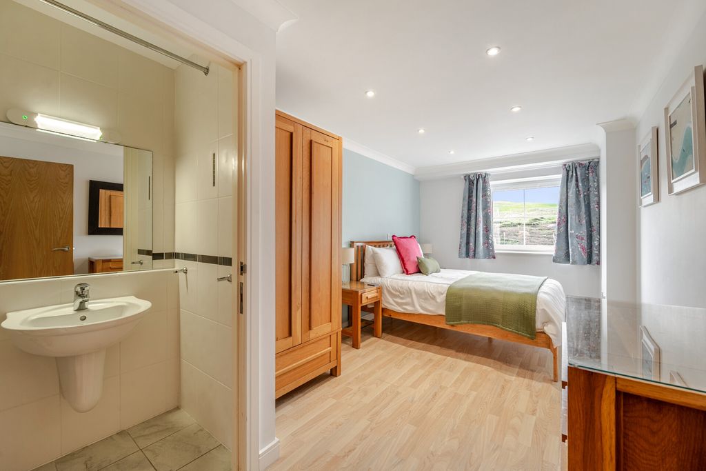 Property photo 2 of 16 1529655-1-1A115E0...