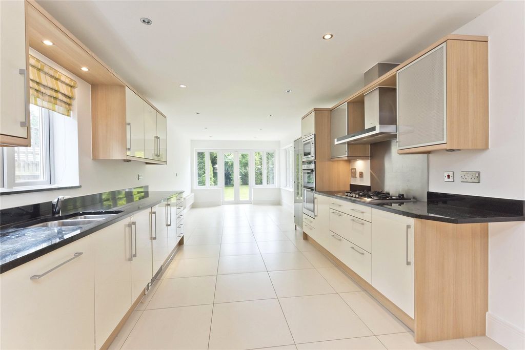 Property photo 2 of 10 Picture No. 06