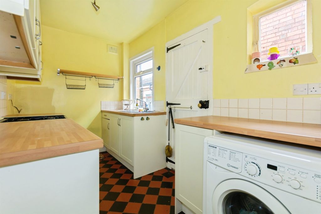 Property photo 3 of 17