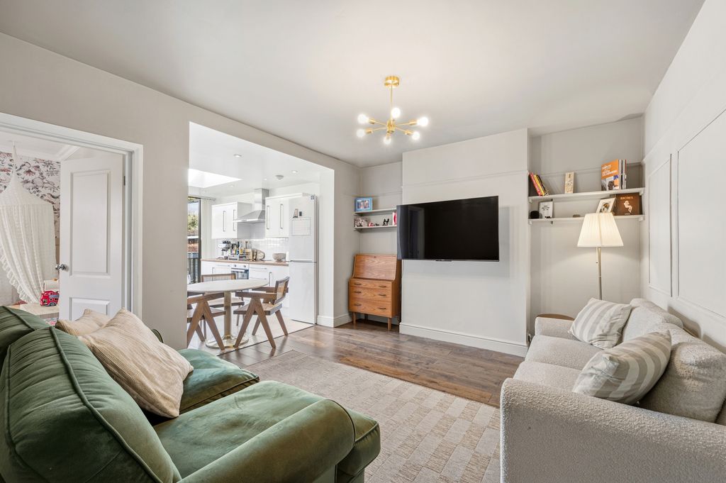 Property photo 3 of 17 Picture No. 13