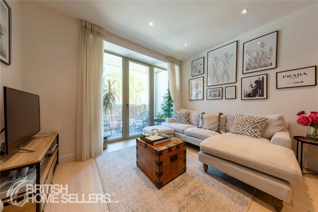 Property photo 2 of 16 Picture No. 05