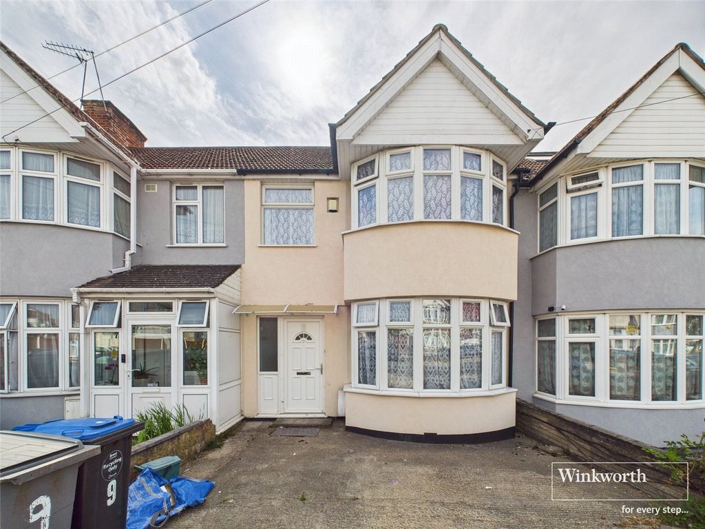 Property photo 2 of 11 Front