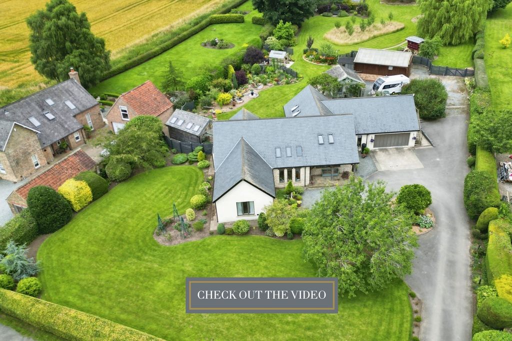 Property photo 1 of 33 3323001