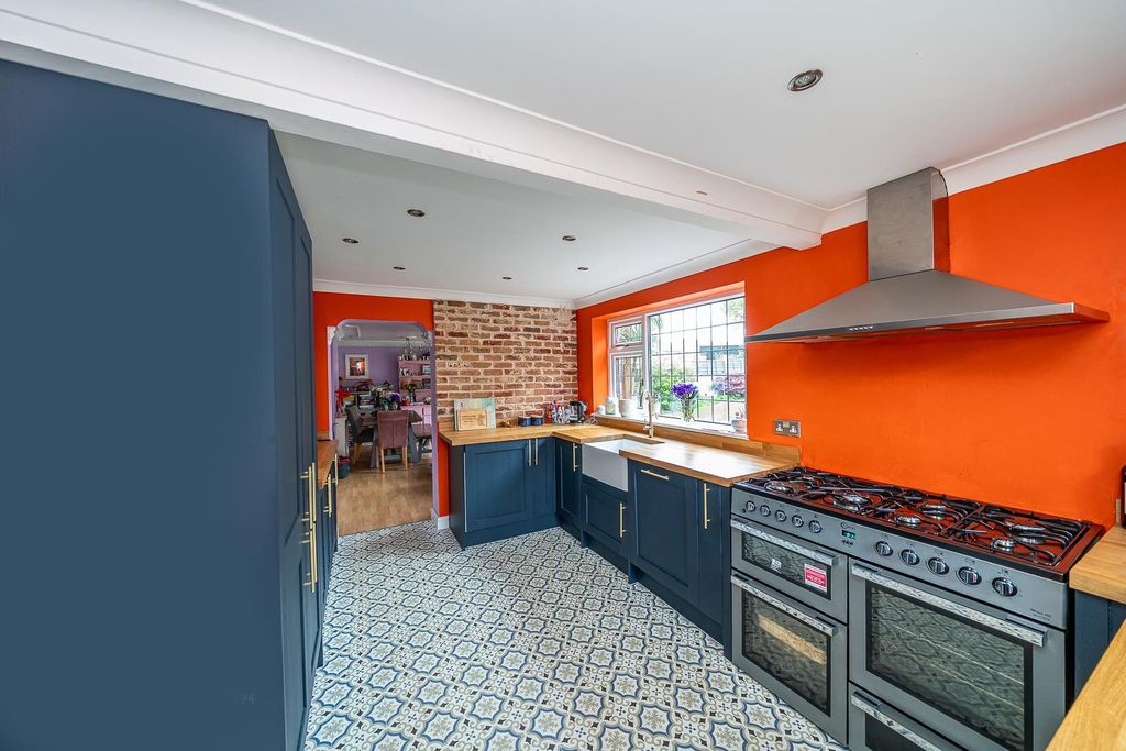 Property photo 3 of 29 Â© Webbs Estate Agents Â© (58 Of 87).Jpg