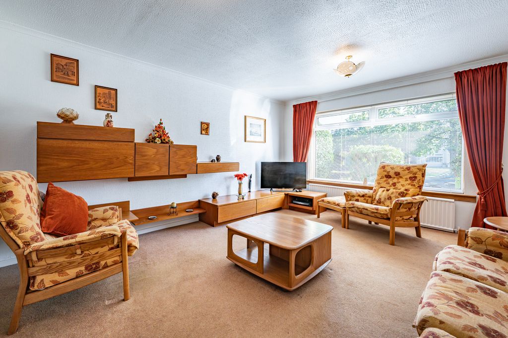 Property photo 2 of 35