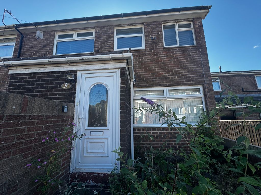 Property photo 1 of 9 Front