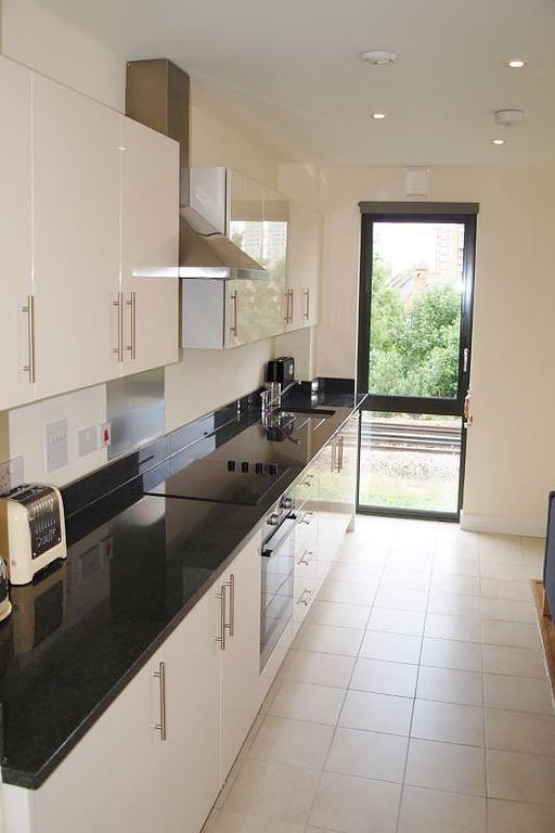Property photo 3 of 7 Kitchen