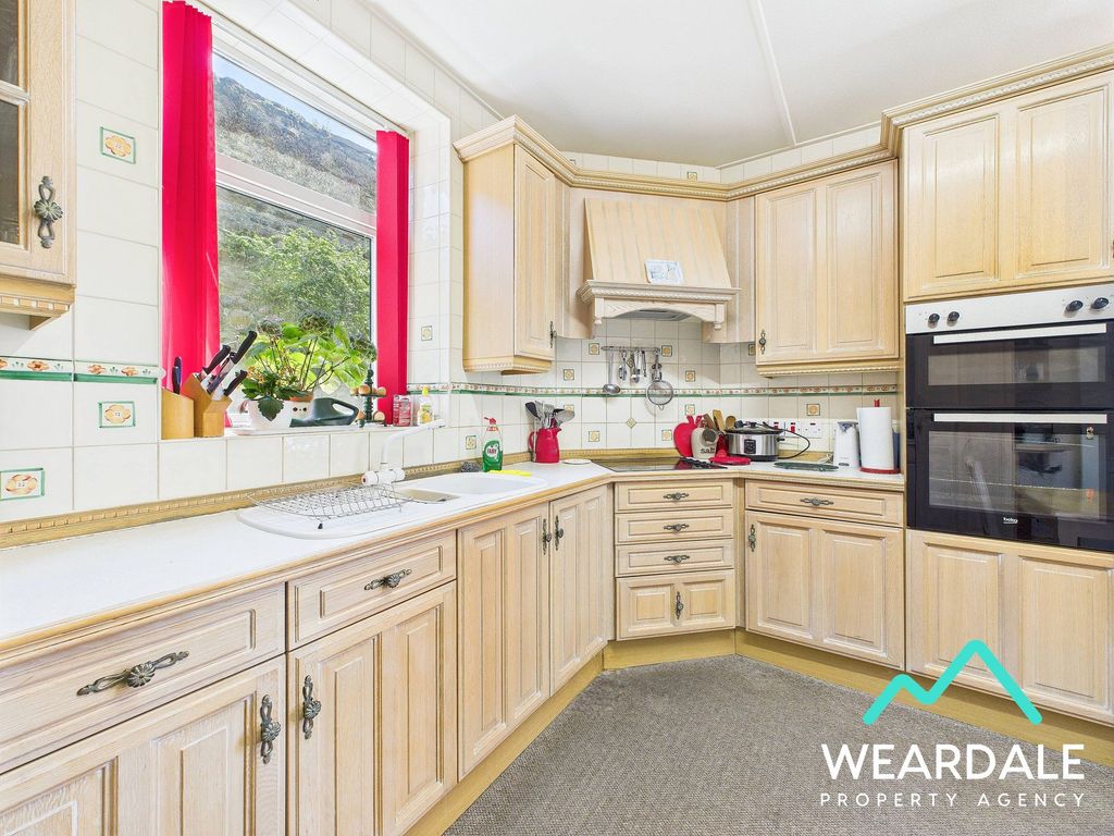 Property photo 3 of 40