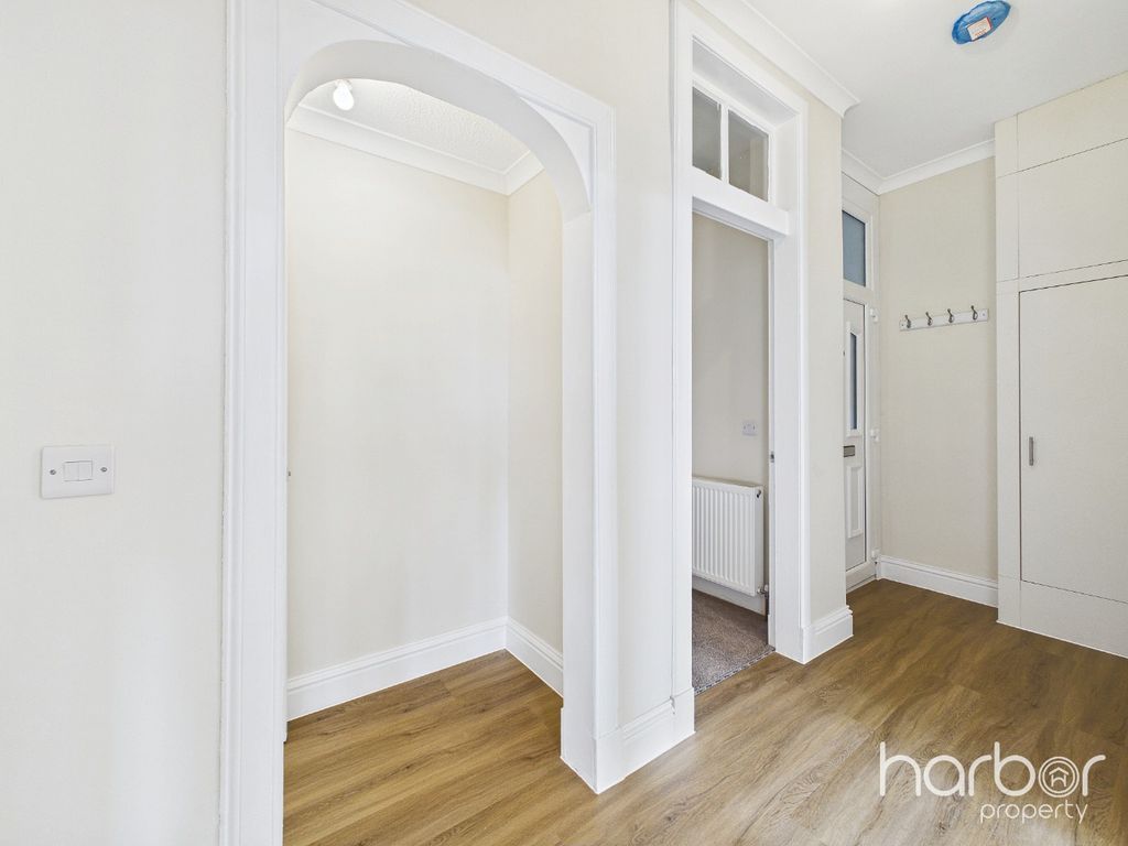 Property photo 3 of 18 5165918