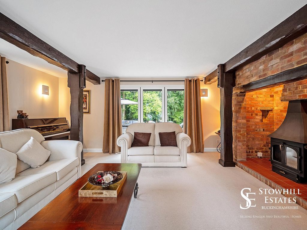 Property photo 2 of 29 Lounge