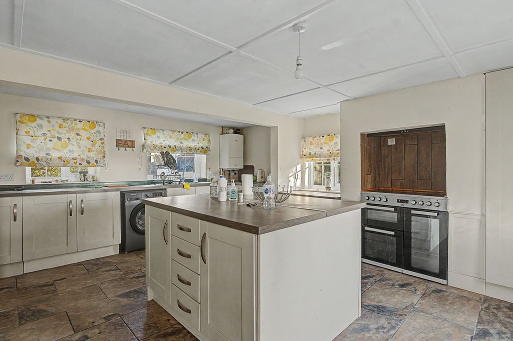 Property photo 2 of 29