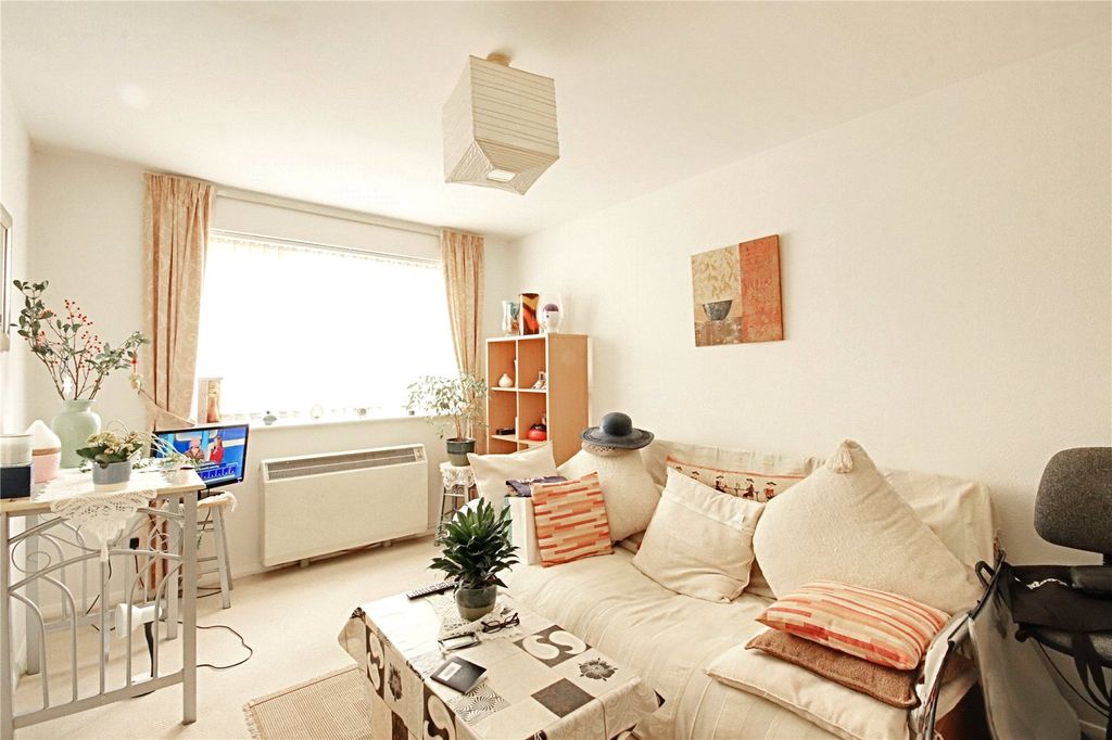 Property photo 3 of 9 Picture No. 04