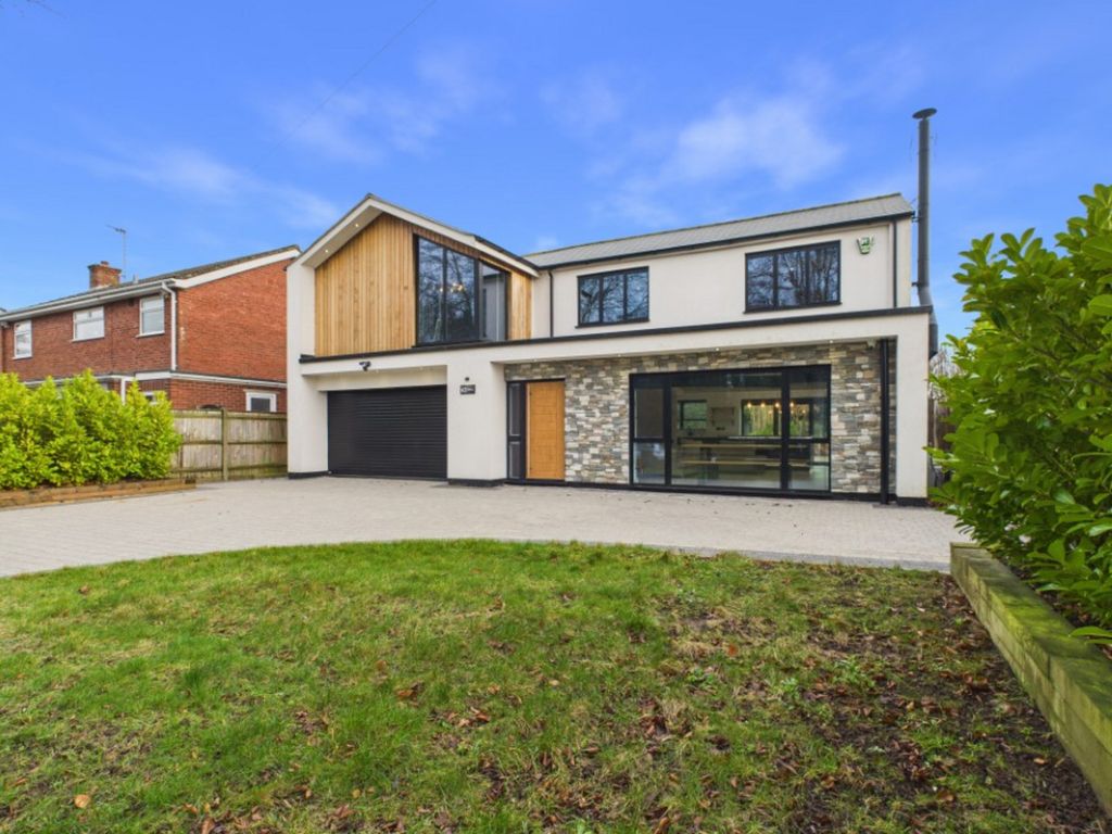 5 bed detached house for saleGunton Church Lane, Lowestoft NR32