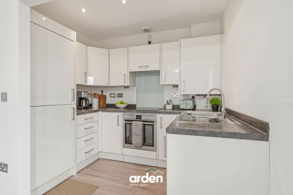 Property photo 3 of 8