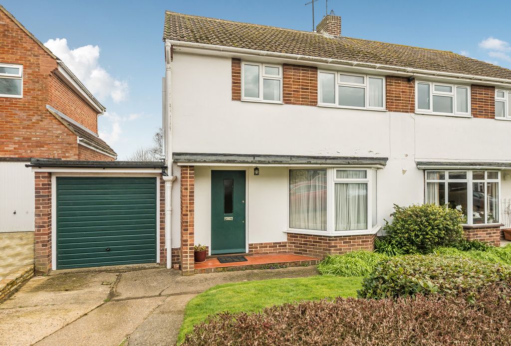 Property photo 1 of 18 1418424-21-699838...