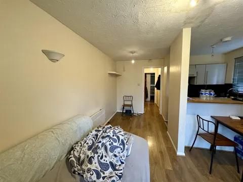 Property photo 1 of 2