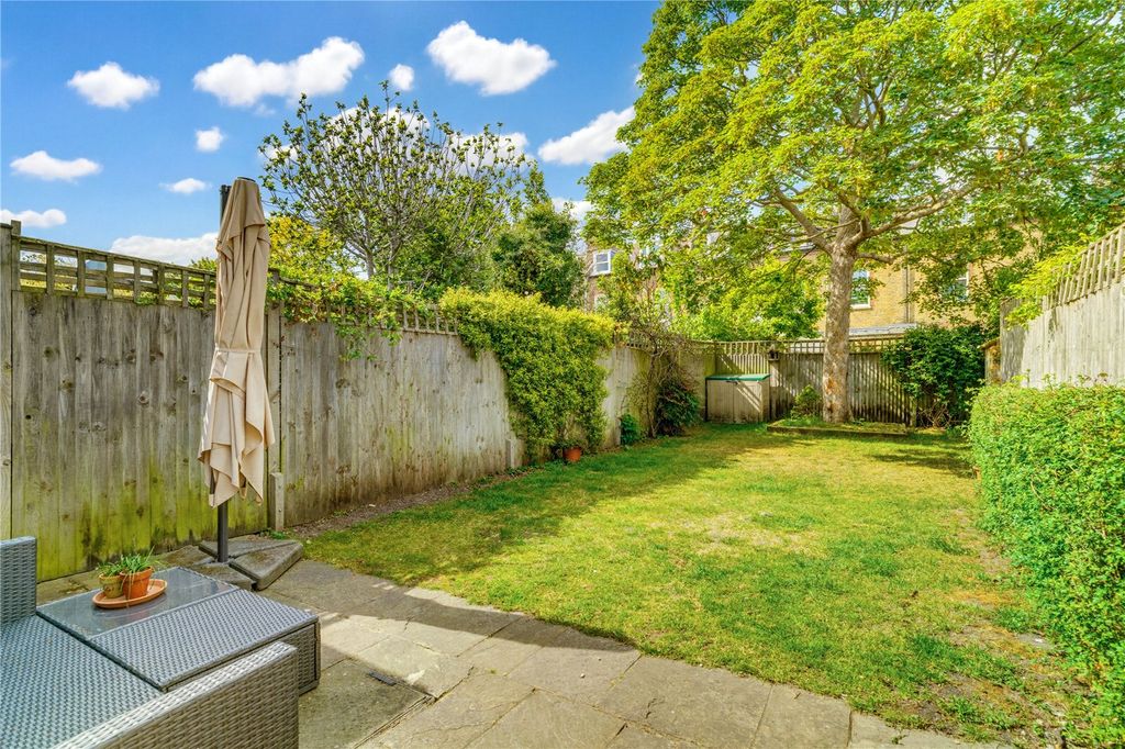 Property photo 2 of 12 Picture No. 15