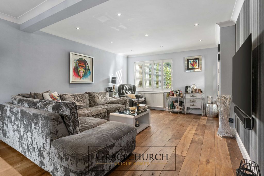 Property photo 3 of 24 Gallery