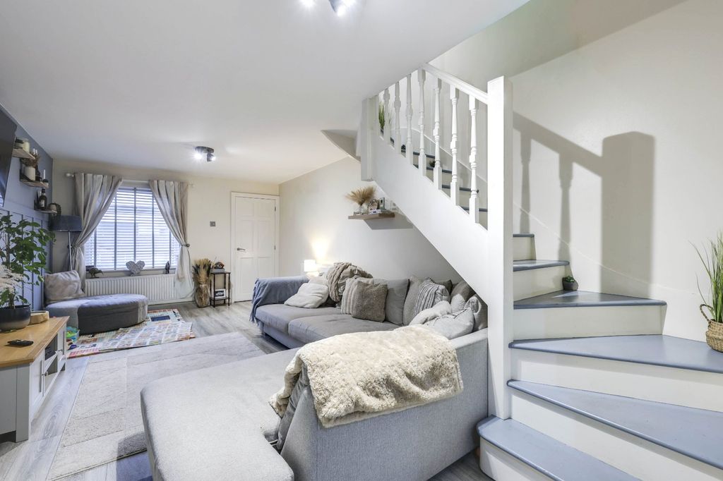 Property photo 3 of 15 Picture No. 12