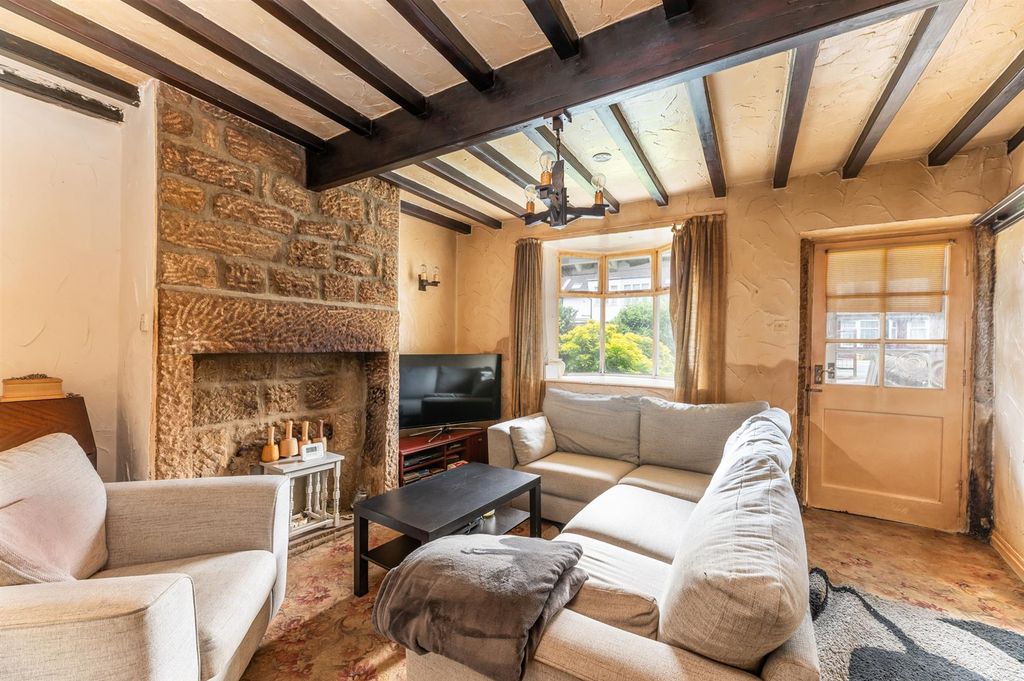 Property photo 3 of 17 Sitting Room