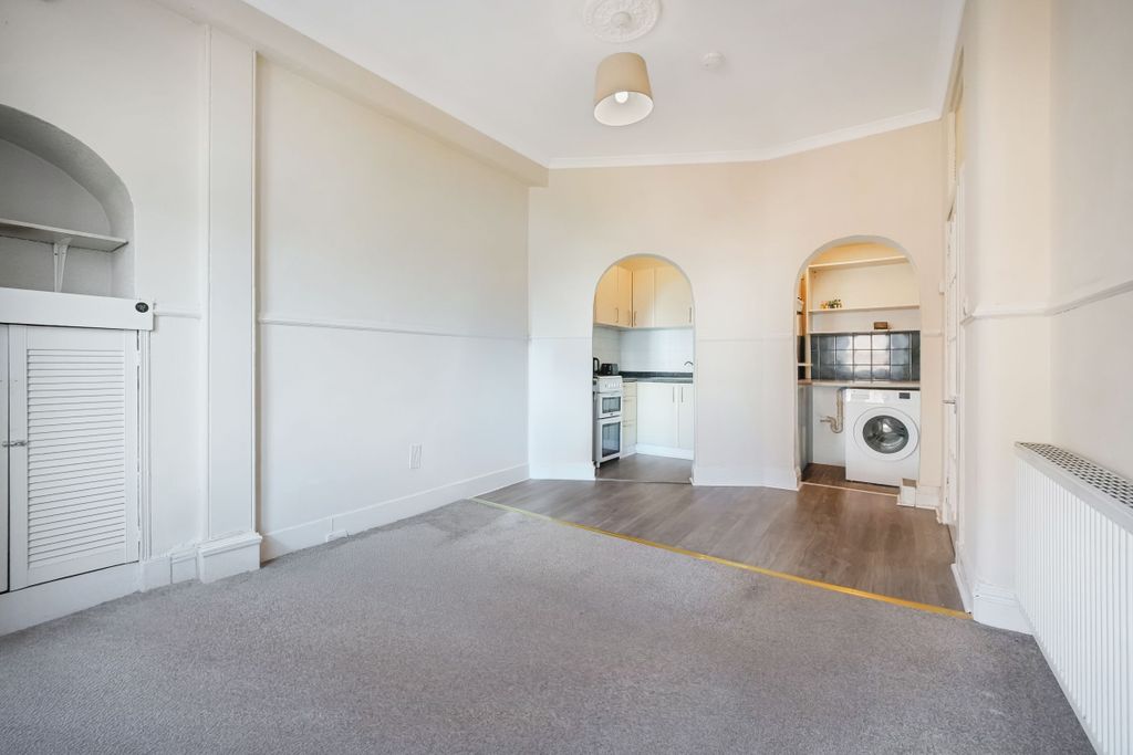 Property photo 3 of 12