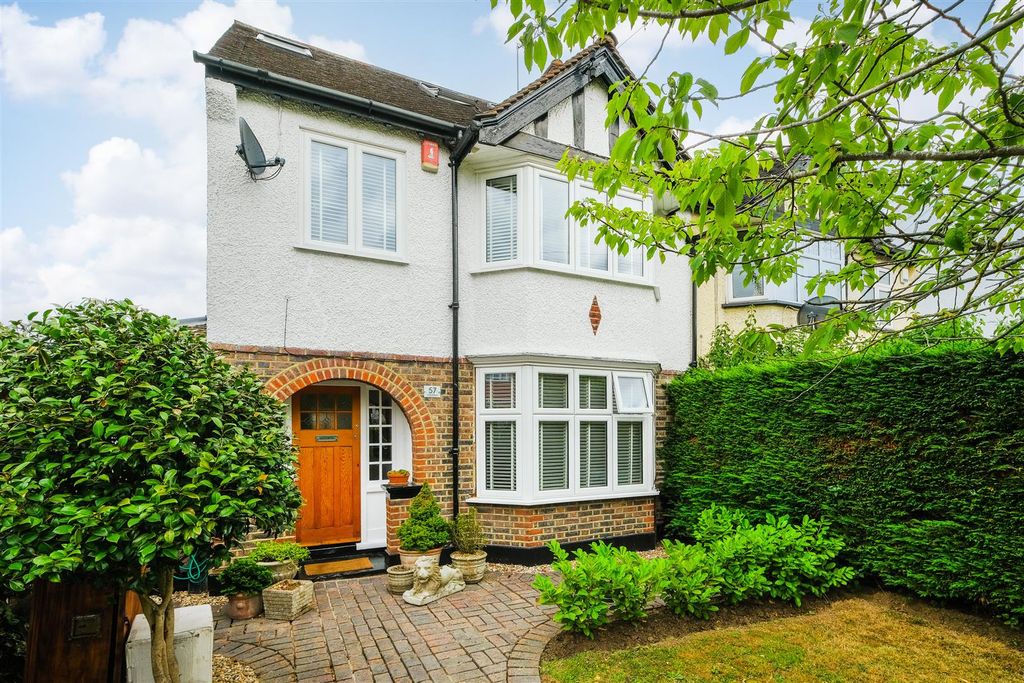 Property photo 1 of 28