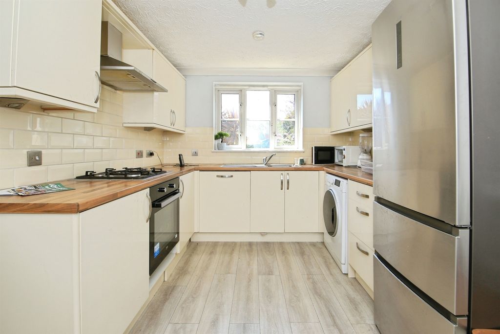 Property photo 2 of 11