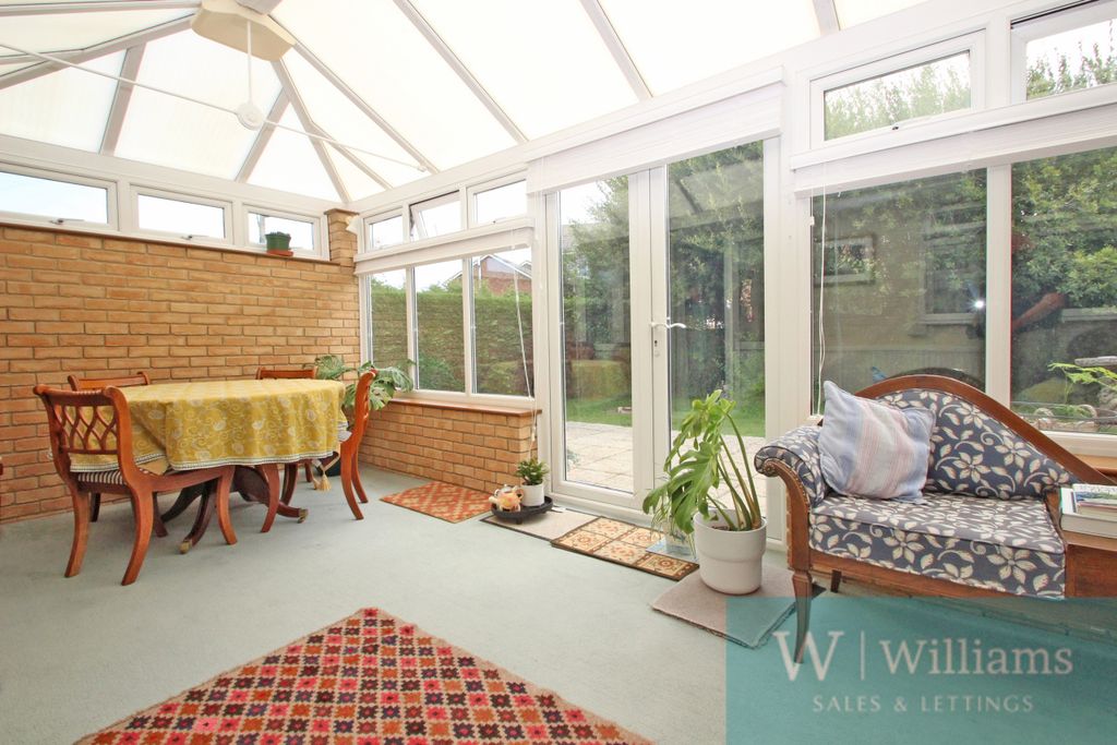 Property photo 3 of 27 Sunroom