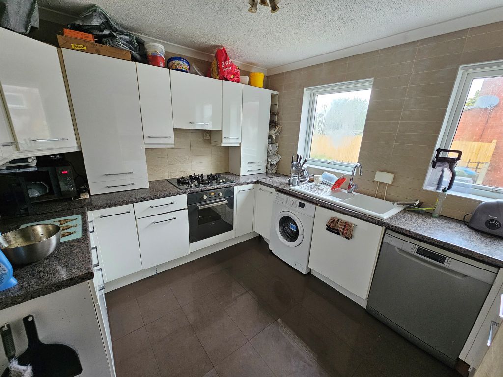 Property photo 2 of 17