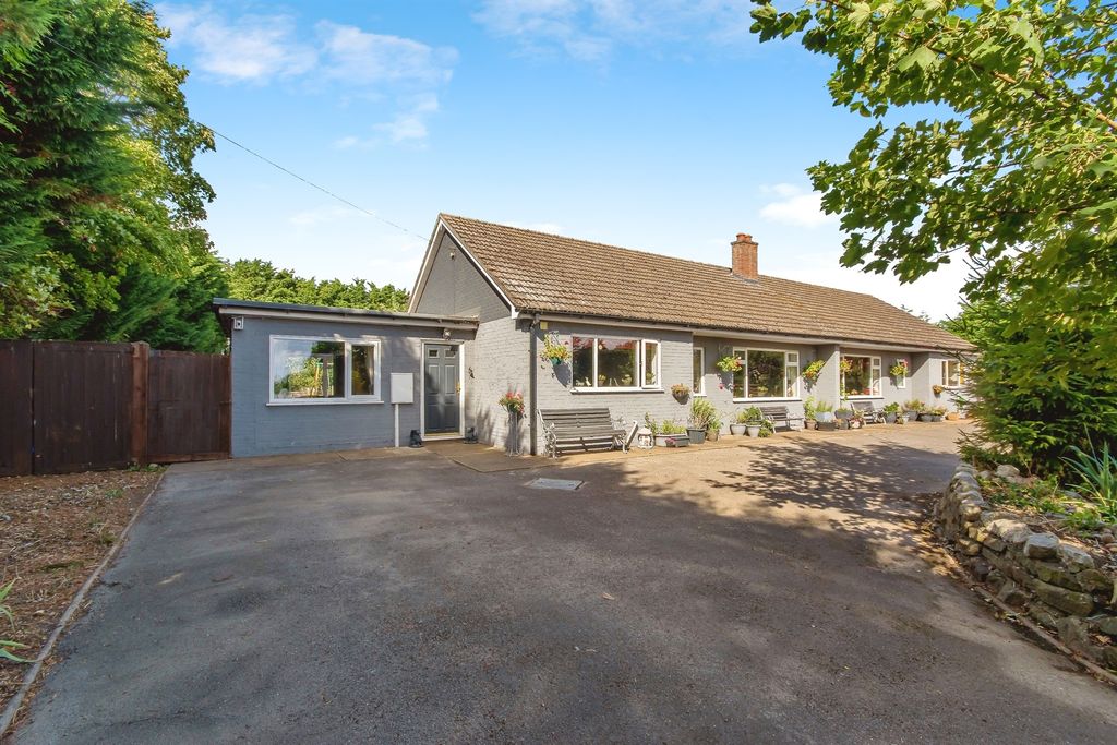 Property photo 1 of 33