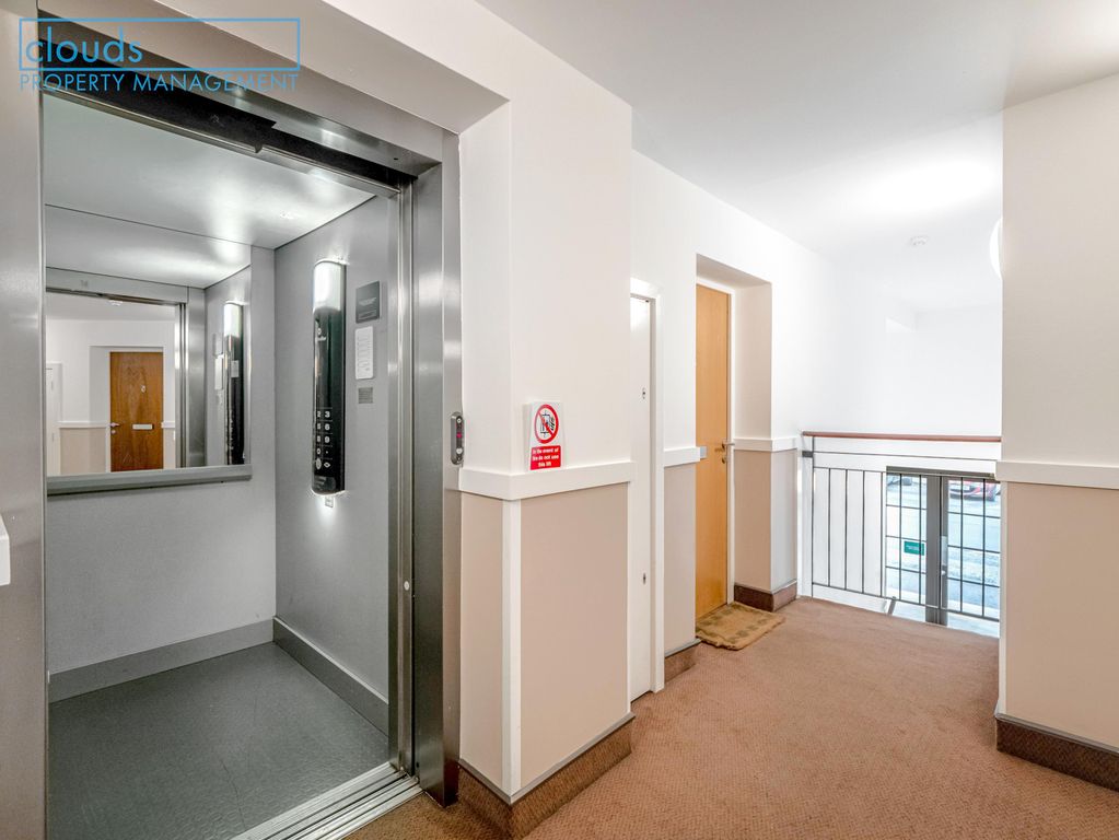 Property photo 3 of 17 Lift &amp; Front Door