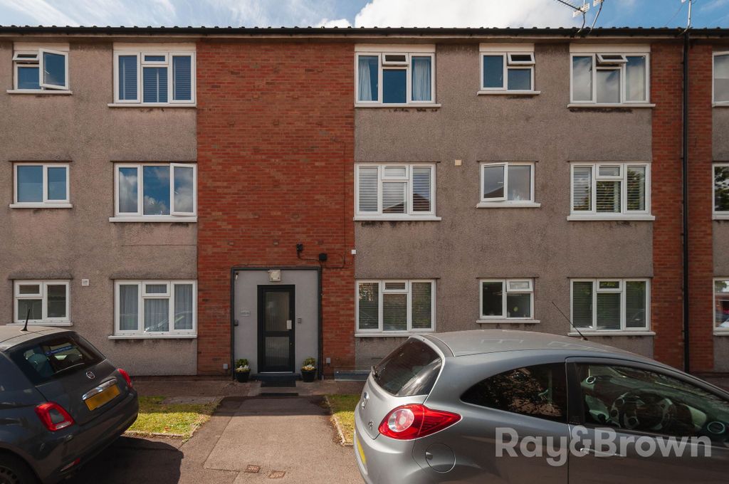 Property photo 1 of 32