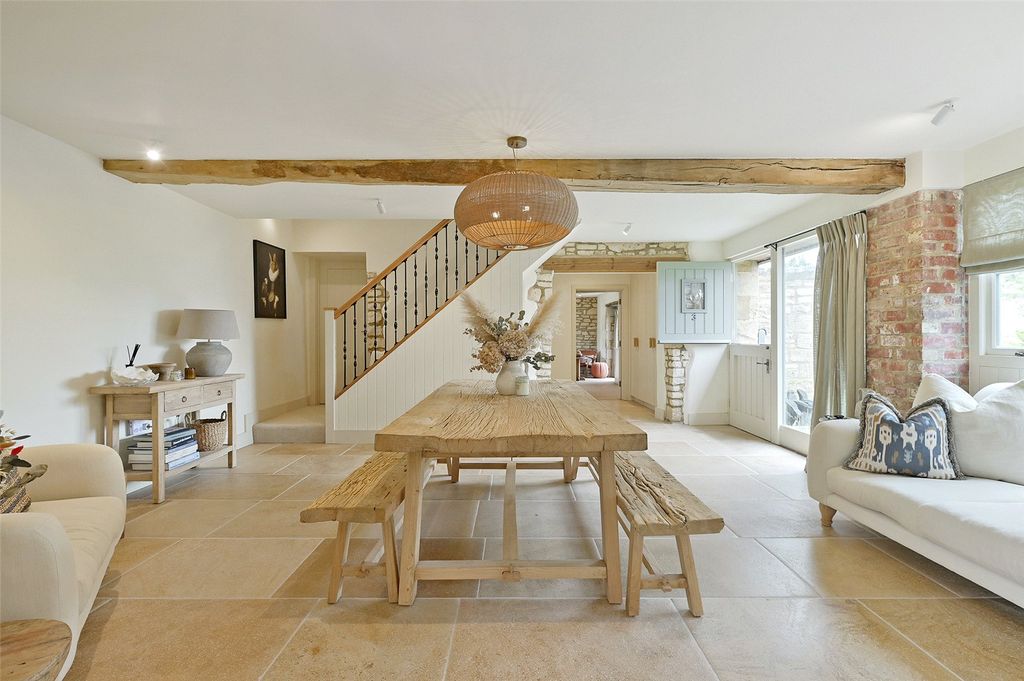 Property photo 1 of 16 Dining Room