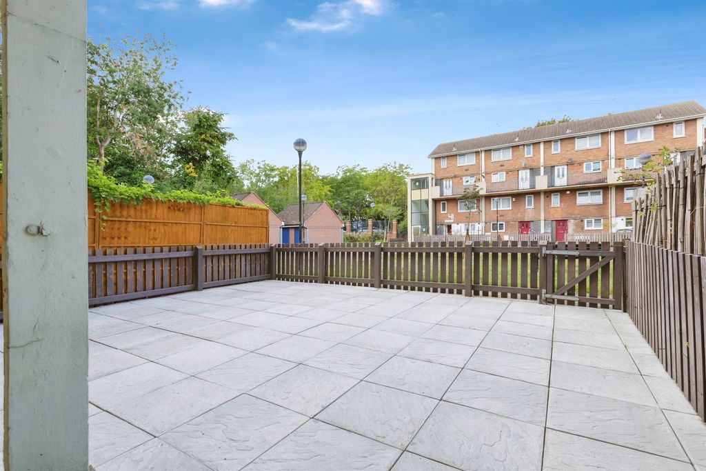 Property photo 2 of 18