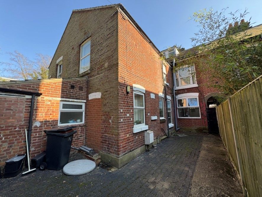 Property photo 2 of 12