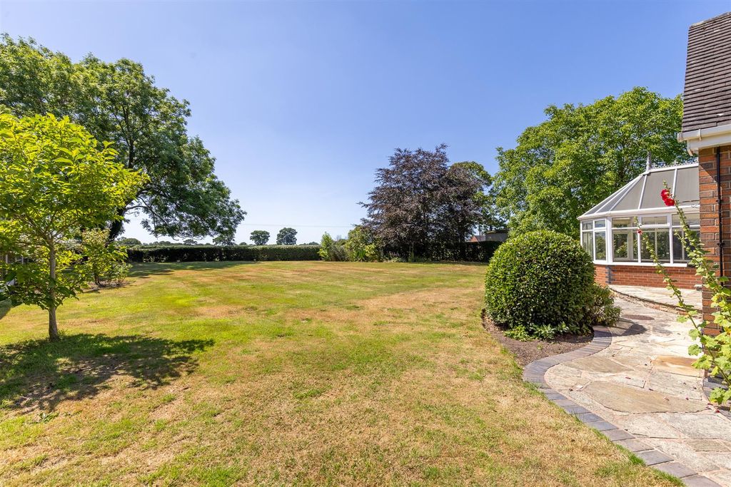 Property photo 3 of 24 Shenstone-22.Jpg
