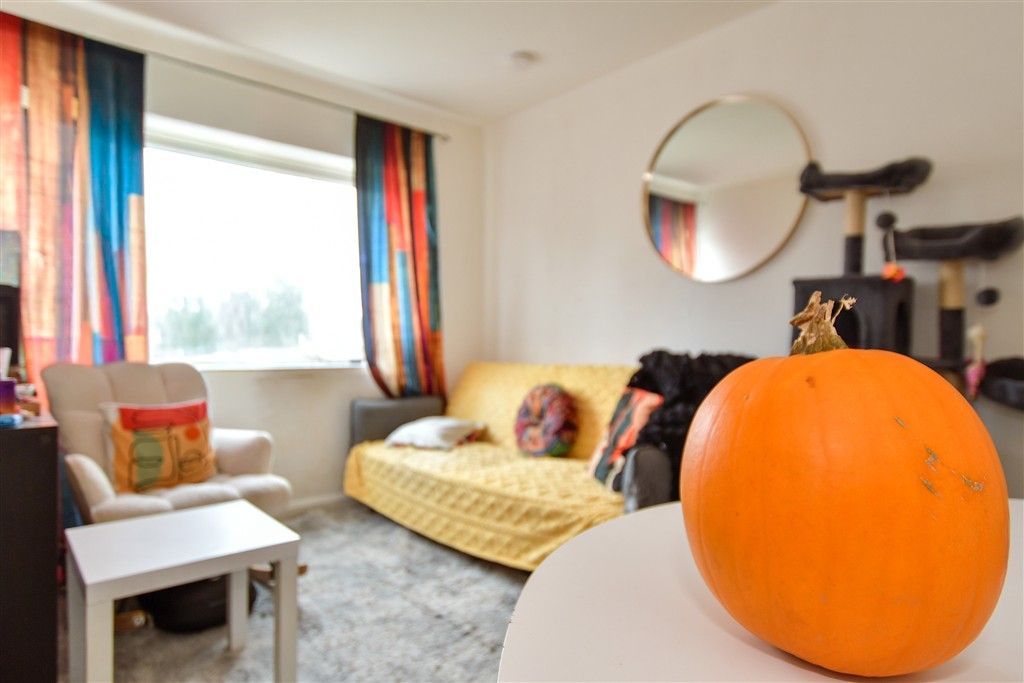 Property photo 2 of 5 Lounge/Diner